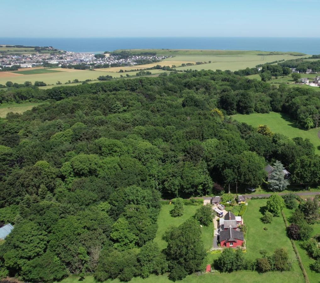 Maison De Campagne Lumineuse Spacieuse Dans Impasse Au Calme A Proximite D'Un Chateau Deux Verandas Grand Jardin Cabane Pour Velos, Pres Port En Bessin Et Bayeux, Proche Plages Du Debarquement Commes ภายนอก รูปภาพ