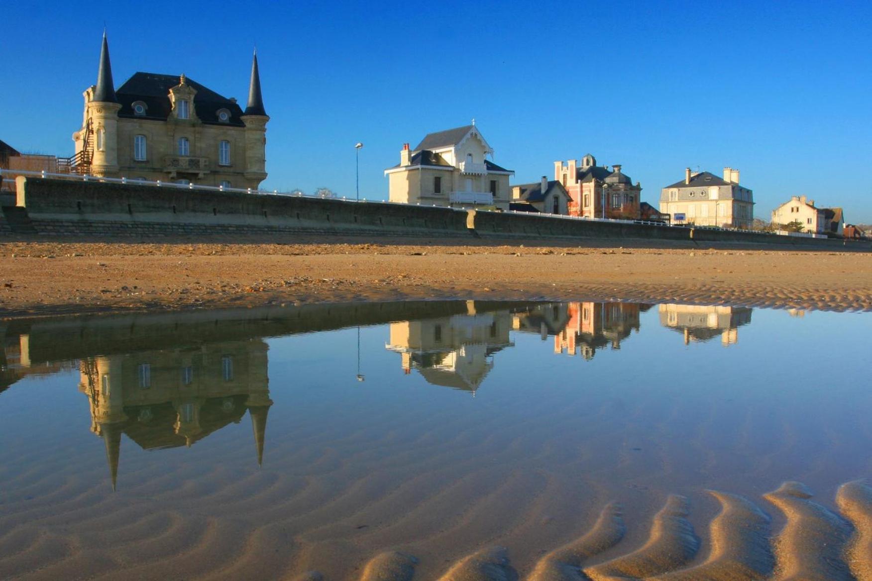 Maison De Campagne Lumineuse Spacieuse Dans Impasse Au Calme A Proximite D'Un Chateau Deux Verandas Grand Jardin Cabane Pour Velos, Pres Port En Bessin Et Bayeux, Proche Plages Du Debarquement Commes ภายนอก รูปภาพ